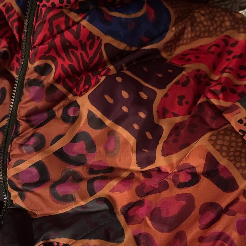 FARM Rio Multicolor Patterned Puffer Jacket - Picture 4 of 6